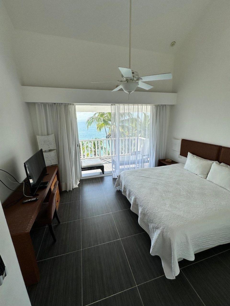 Vista Mare Spectacular Ocean View Top Floor 1-Bedroom Condo, Samaná Exterior foto